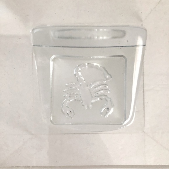 Embossed Scorpion Glass Paperweight Scorpio - Picture 6 of 8